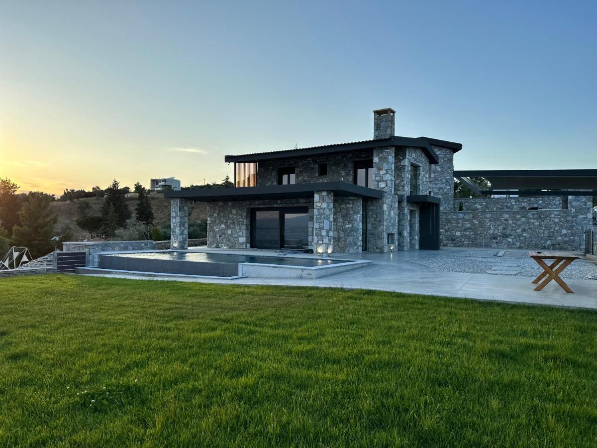 Windmills & The Villas-aiolos L Vatheia