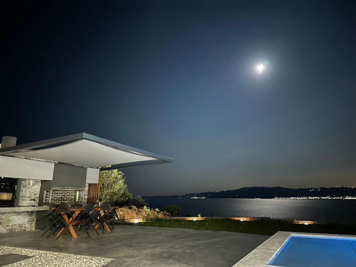 Windmills & The Villas-aiolos L Vatheia